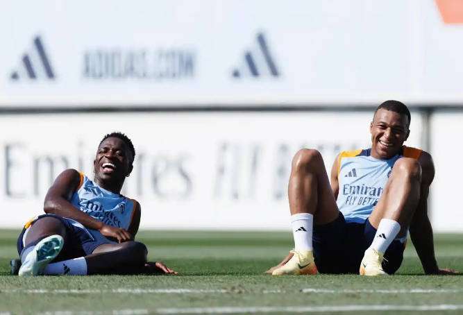 恭喜皇马！姆巴佩隔空施压，2亿巨星理亏，解决内讧剑指欧冠